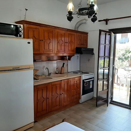 House Kosmas On The Beach Сарти Экстерьер фото