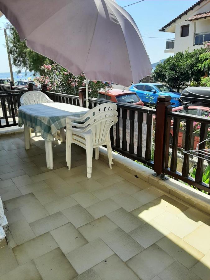 House Kosmas On The Beach Сарти Экстерьер фото